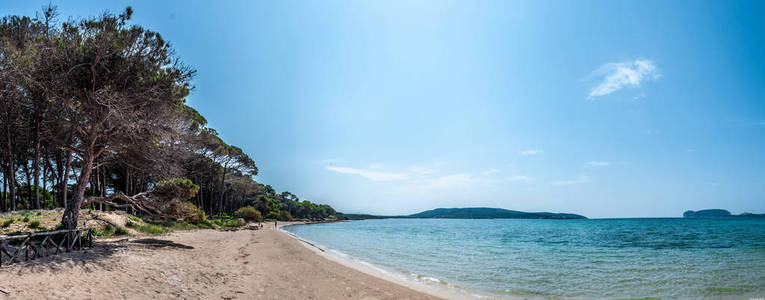 Mugoni 海滩 Caccia 警察课全景景观