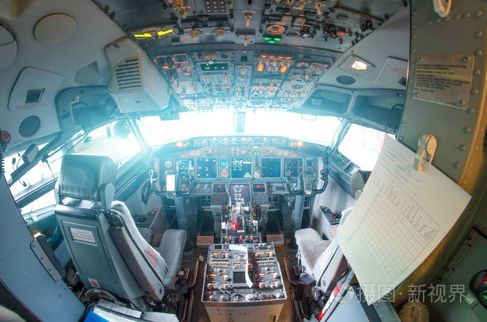 飞机的驾驶舱空无一人 鱼眼景观照片 正版商用图片11uz26 摄图新视界