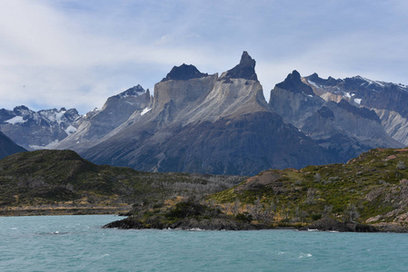 Pehoe湖和LosCuernos角，智利国家公园TorresdelPaine