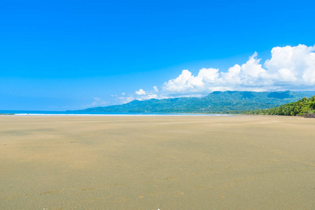 马里诺巴莱纳国家公园与海滩和热带森林在蓬塔乌维塔哥斯达黎加。