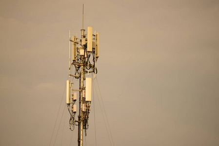 通信天线与日出，技术背景，日落卫星塔通信技术网络