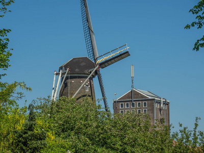 荷兰的一个小村庄图片