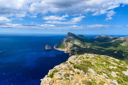 西班牙马略卡野生海岸摄魂帽全景