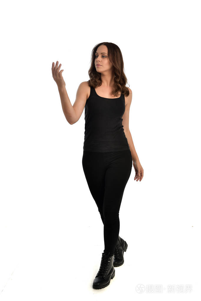 站立姿势孤立在白色工作室背景上.