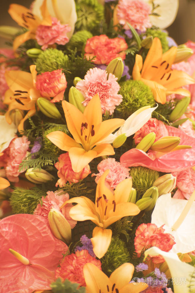 花店漂亮的婚礼新娘插花剪花