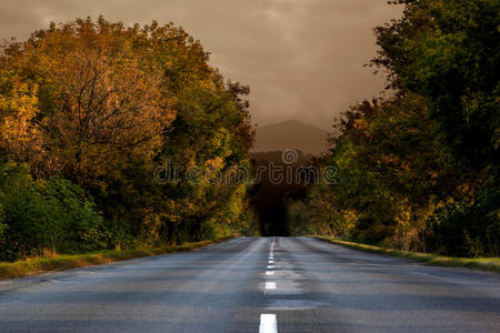 开放道路背景图片