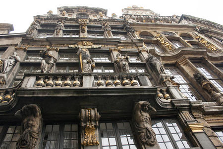 比利时布鲁塞尔市集上中世纪房屋的正面