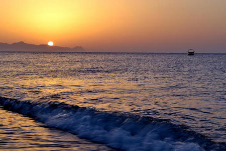 日出，圣托里尼海滩
