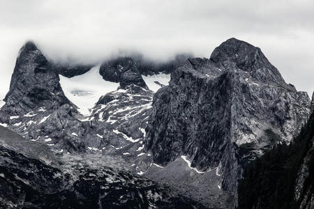 阿尔卑斯山上的巨石