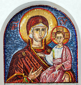 圣母玛利亚马赛克图标在洛奇塞尔维亚东正教修道院奥斯特罗格山黑山