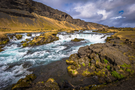 冰岛荒野2018年5月5日冰岛荒野中美丽的瀑布