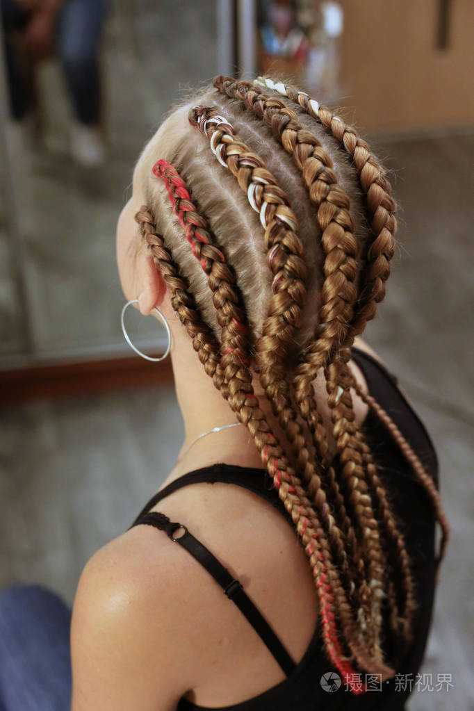 辫子辫子头发编织背景中性背景在头部女孩妇女