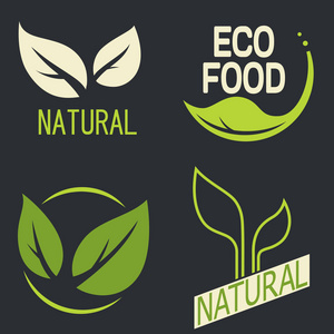 一组带有文本的标签标识。 天然生态食品。 病媒有机食品徽章化妆品食品。 矢量标识。 带有叶子的自然标志。