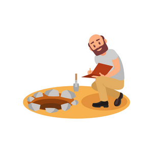 漫画光头考古学家坐在坑附近, 并在文件夹中做笔记.光头男子胡子.