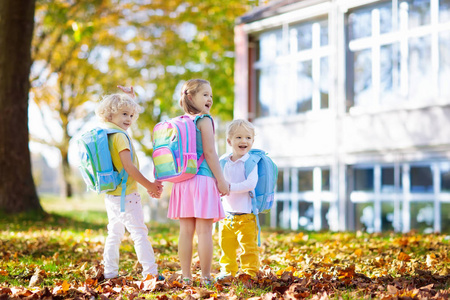 幼儿园和学龄前儿童的教育.照片