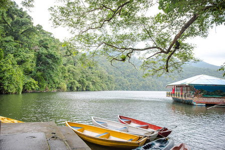 宁静的釜山湖在索索贡菲律宾。