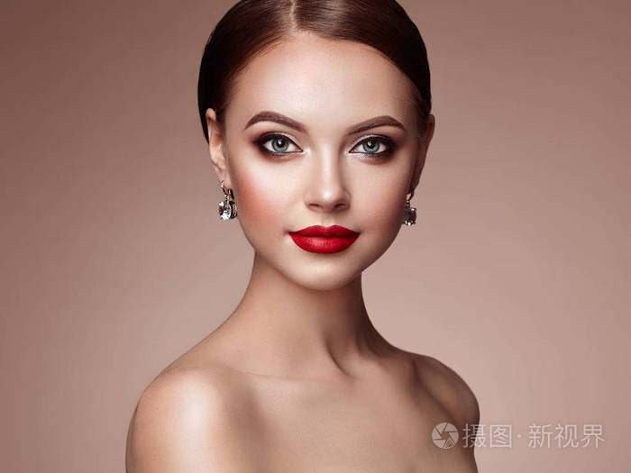 秋季保养皮肤小常识_秋季皮肤的保养_常识秋季保养皮肤小窍门