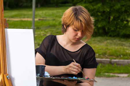 一位艺术家图片