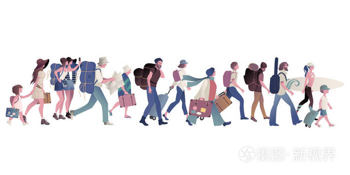 一群游客步行携带手提箱,背包,地图,吉他和冲浪板.