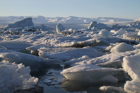 冰岛Jokulsarlon泻湖美丽的寒冷景观图片冰岛冰川泻湖湾。 冰岛欧洲东南部的Vatnajokull国家公园。