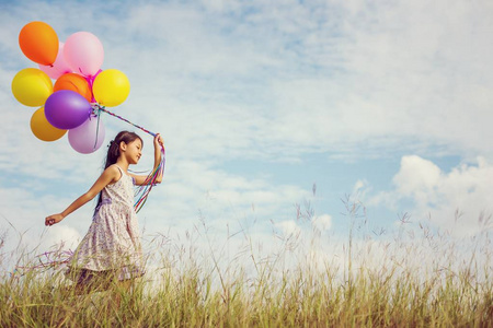 儿童张开双手图片