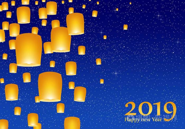 新的一年问候2019年，明亮的蓝天，明亮的星星，黄色的灯光，飞舞的中国幸运灯笼，左边是蓝色的背景上的铁线莲