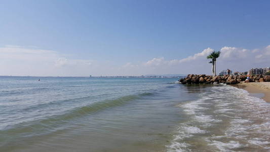 夏季的海边风景图片