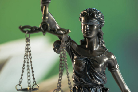 法官的锤子是正义的天平. 法庭主题.照片