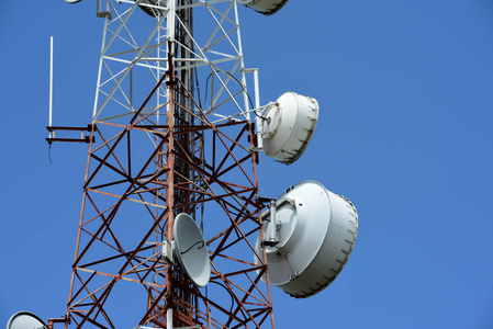 蓝天通信无线铁塔天线电信技术设备网络电话移动台微波卫星金属全球手机广播白色无线电电信产业蜂窝电信