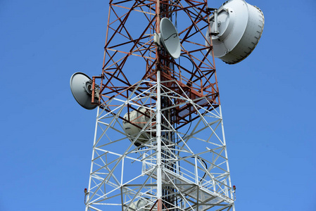 蓝天通信无线铁塔天线电信技术设备网络电话移动台微波卫星金属全球手机广播白色无线电电信产业蜂窝电信