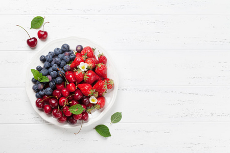 蓝莓 药膳 夏天 草莓 新鲜 混合 浆果 食品 樱桃 健康