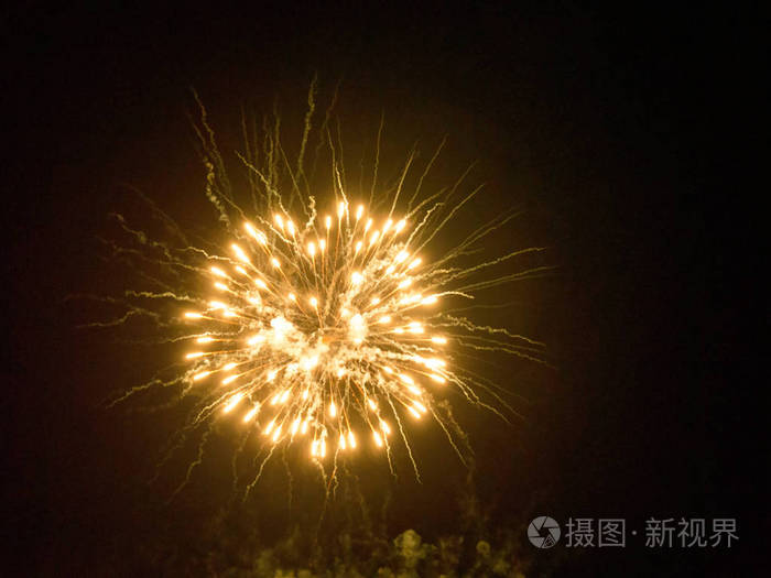 烟花或照明弹作为第一类爆炸装置功能包括烟火照明弹的声音照明烟雾和