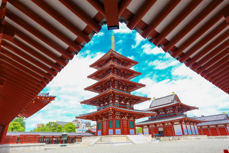 大阪著名的寺庙Shitennoji寺。
