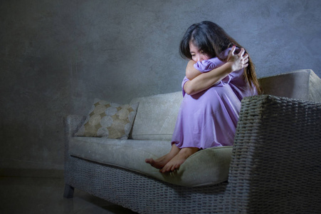 孤独无助图片-孤独无助素材-孤独无助插画-摄图新视界