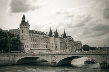 conciergerie34