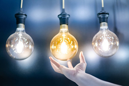 为未来节省能源. 灵感,创新和理念的概念.照片