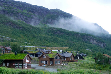 小山的房子图片