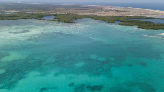 海滩海岸博纳尔岛加勒比海航空无人机顶上