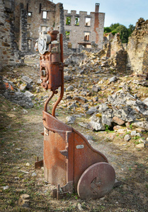 法国格兰岛奥拉杜尔市的旧气泵