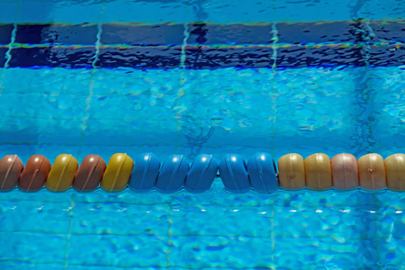 奥林匹克游泳池车道分隔器图片
