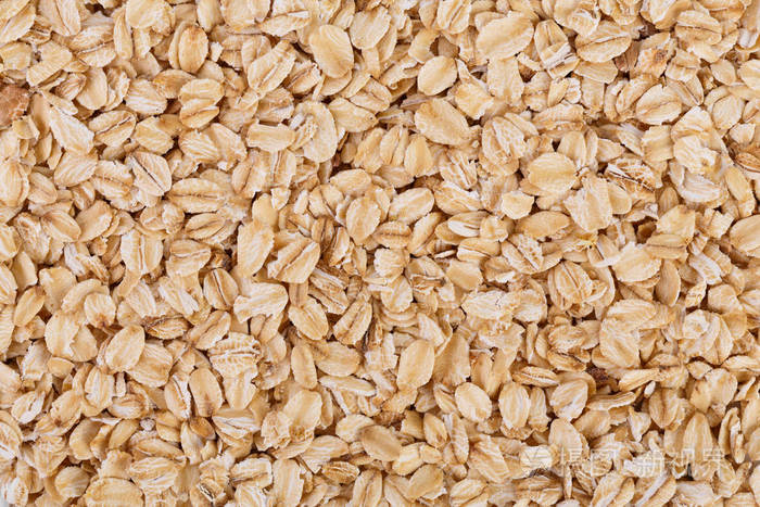 创意布局由有机燕麦片隔离在白色背景.食物概念.