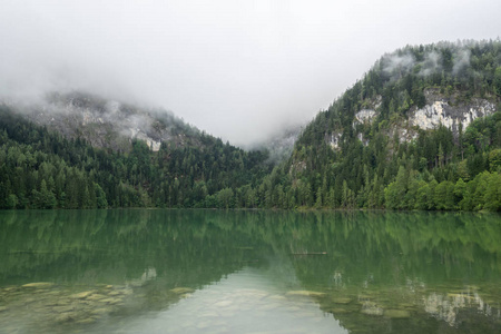 奥地利美丽的湖泊，奥地利的Gleinkersee。