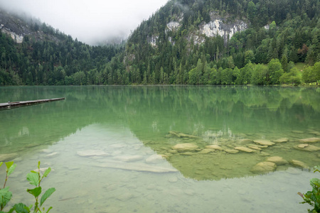 奥地利美丽的湖泊，奥地利的Gleinkersee。