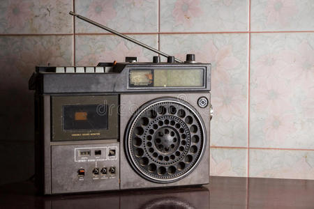 老年收音机老收音机.照片