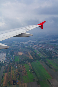 飞机在空中飞行