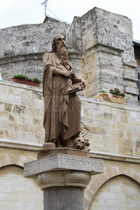 在伯利恒基督诞生教堂前的圣希罗尼默斯教堂。
