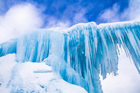 冰城堡冰柱和冰的形成