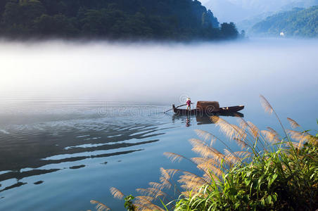 东江湖钓鱼图片