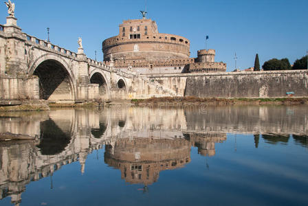 CastelSantangelo，罗马，意大利和反思水