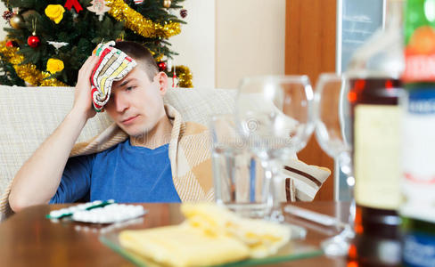 假日 圣诞节 早晨 盛宴 医学 反响 宿醉 疾病 玻璃 头痛